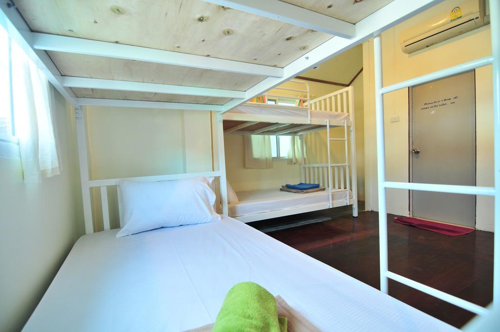 October Hostel Pulau Phi Phi Bilik gambar